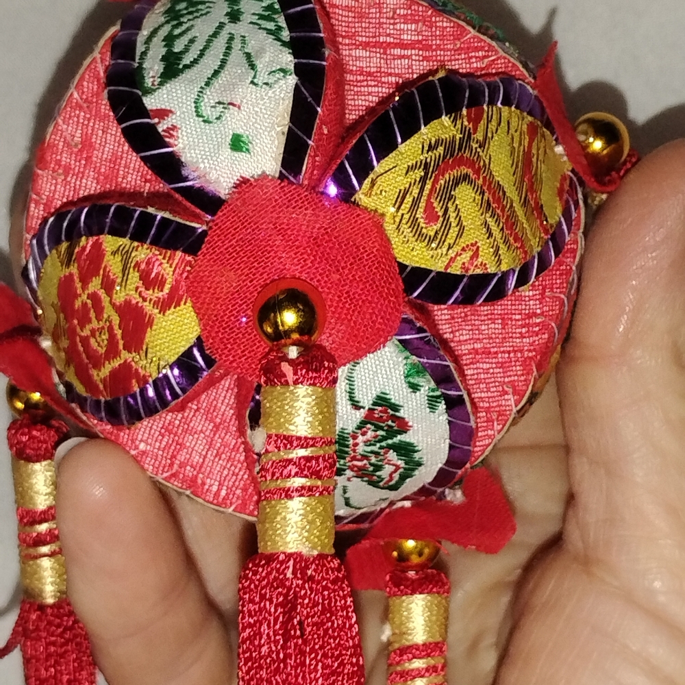 Hand stitch Chinese lovers throwing ball tassels multi color vintage lots detail - Picture 8 of 10